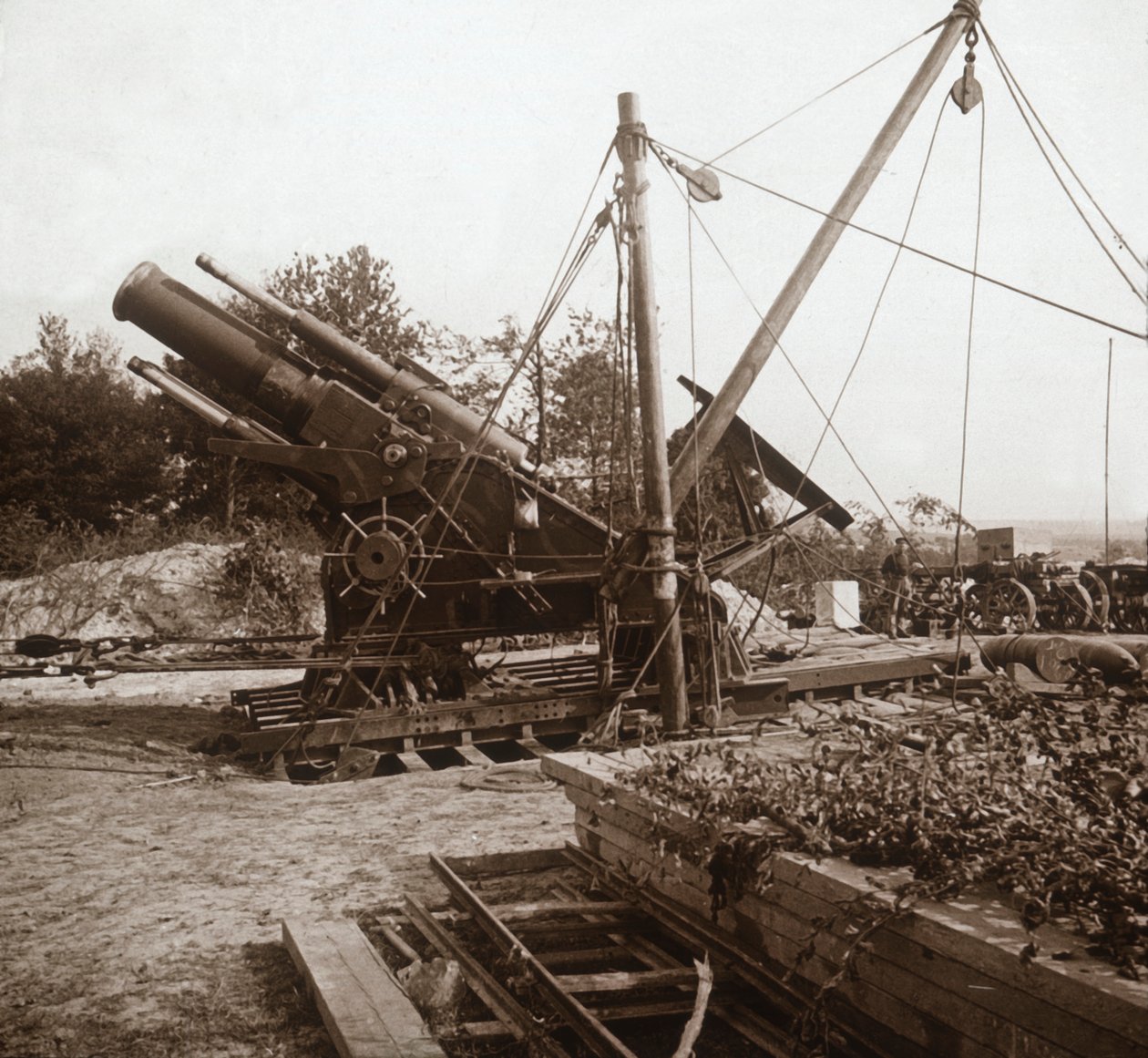 220 mørtel, Genicourt, Nord-Frankrike, c1914-c1918 av Unbekannt