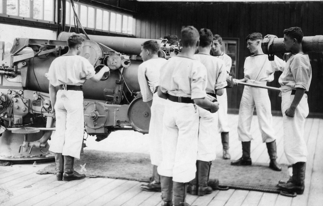 6-tommers pistoløvelse, Royal Navy treningsanlegg, Shotley, Suffolk, 1936 av Unbekannt