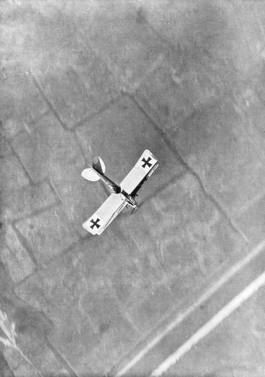 Et tysk Aviatik-fly fotografert under flukt av en belgisk flyger, Ypres, Belgia, 1916 av Unbekannt