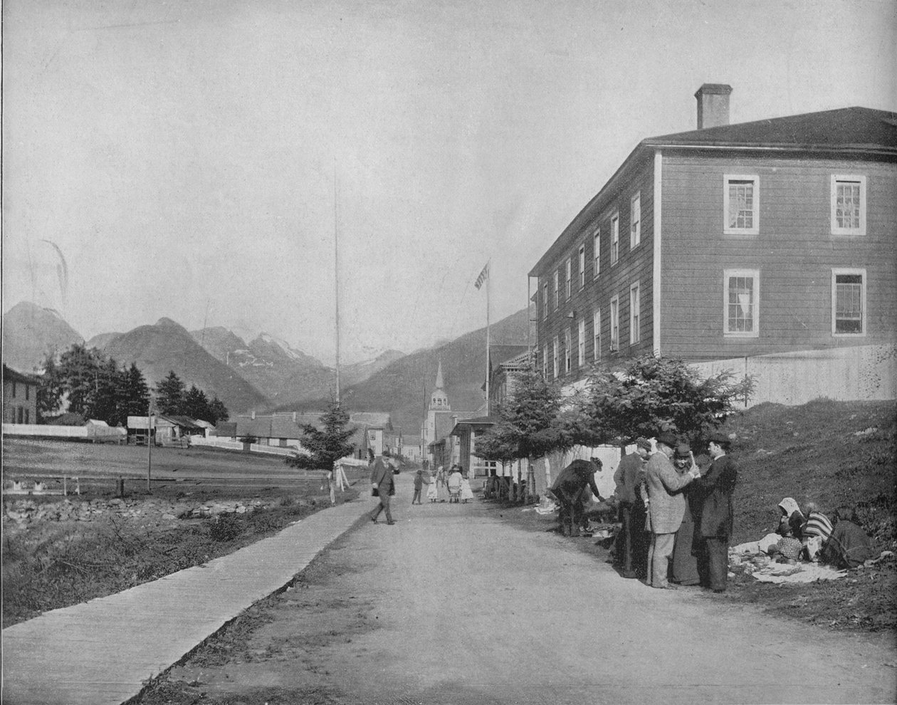 En gate i Sitka, Alaska, c1897. av Unbekannt