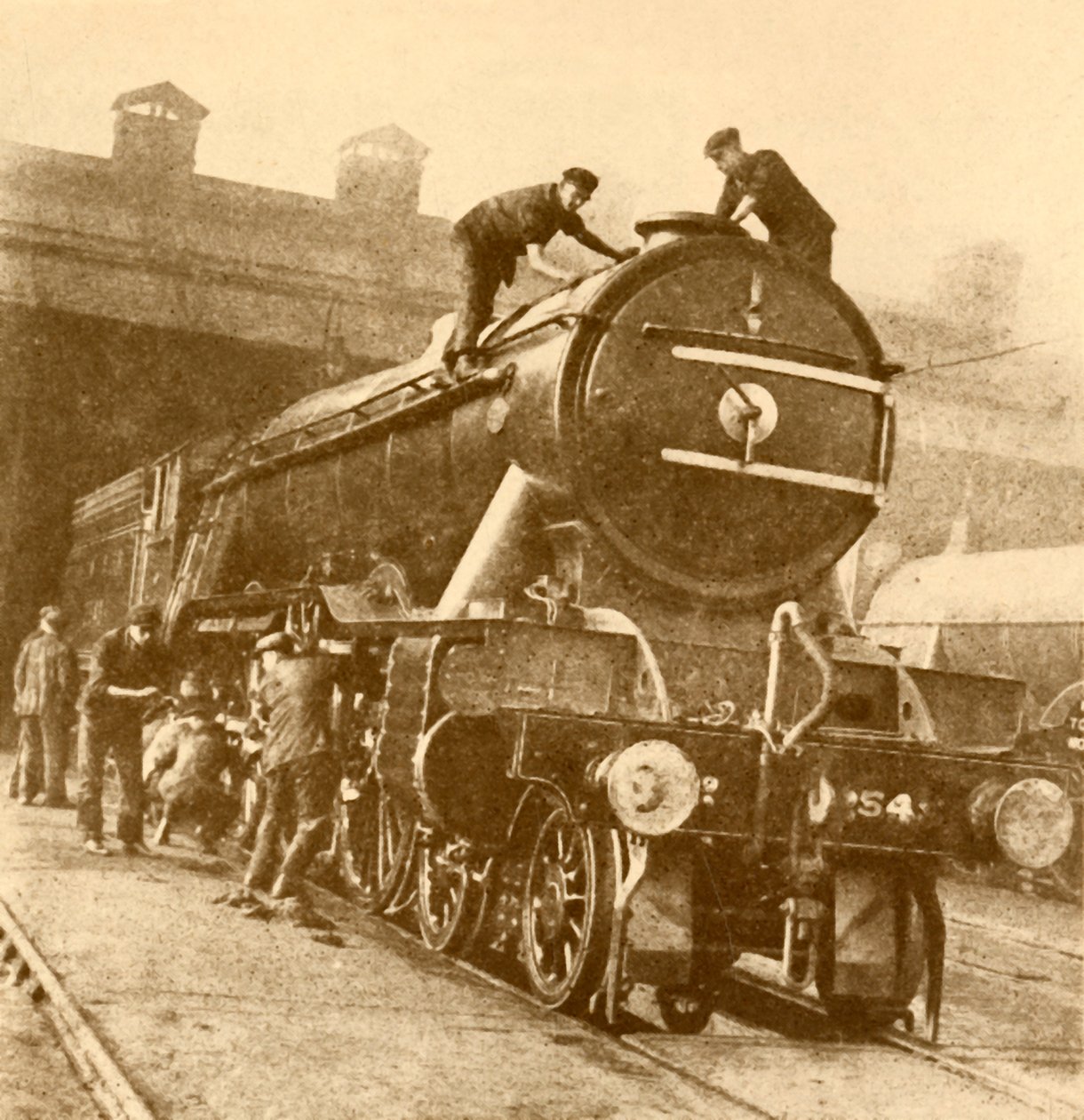 A Wash and Brush Up for the Flying Scotsman., c1930. av Unbekannt