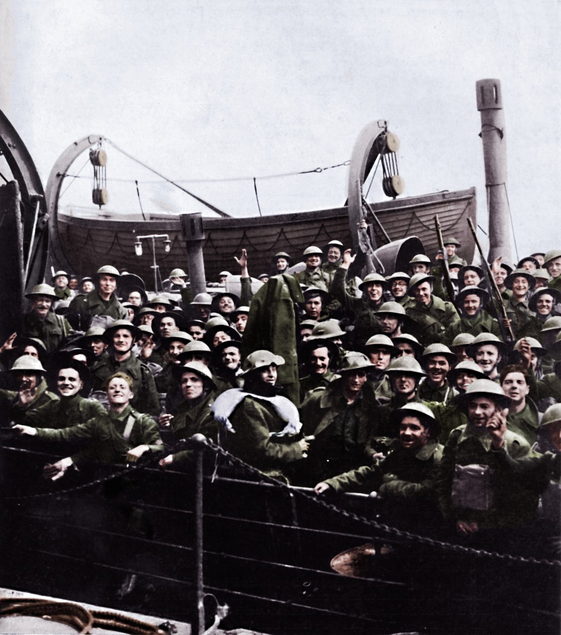 En båt med soldater reddet fra Dunkirk, 1940, 1945 av Unbekannt