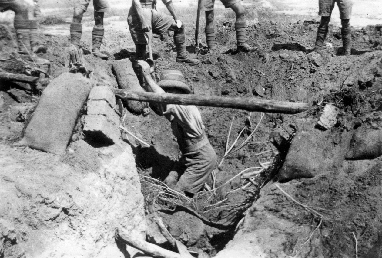 En kollapset britisk gravplass, Mesopotamia, første verdenskrig, 1918 av Unbekannt