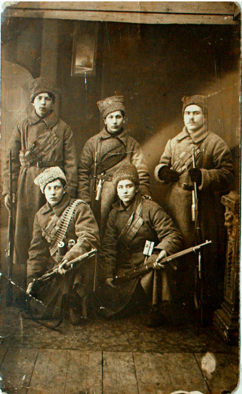 En gruppe soldater fra den røde hær før de dro til fronten, Petrograd, Russland, 1918 av Unbekannt