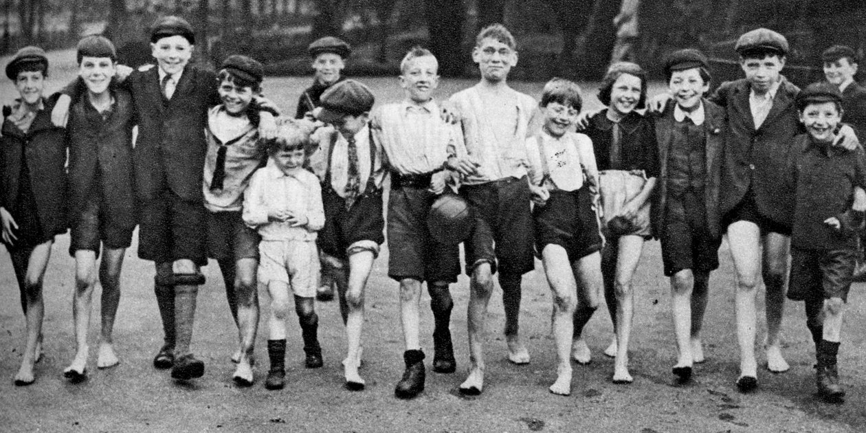 En gruppe sommerpadlere på vei mot Serpentine, London, 1926-1927 av Unbekannt