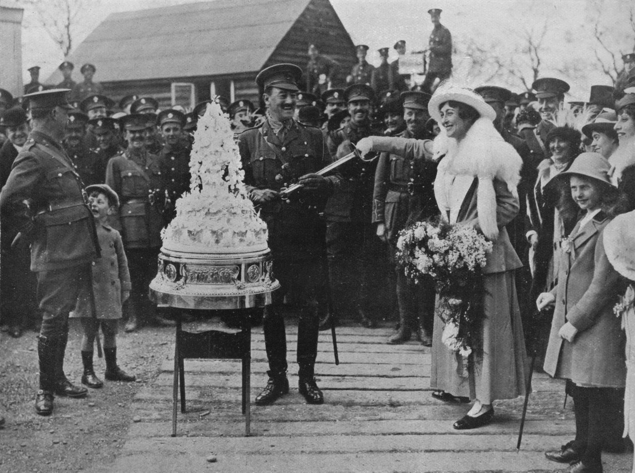 Et kakibryllup: Skjæring av bryllupskaken med brudgommens sverd, 1915 av Unbekannt