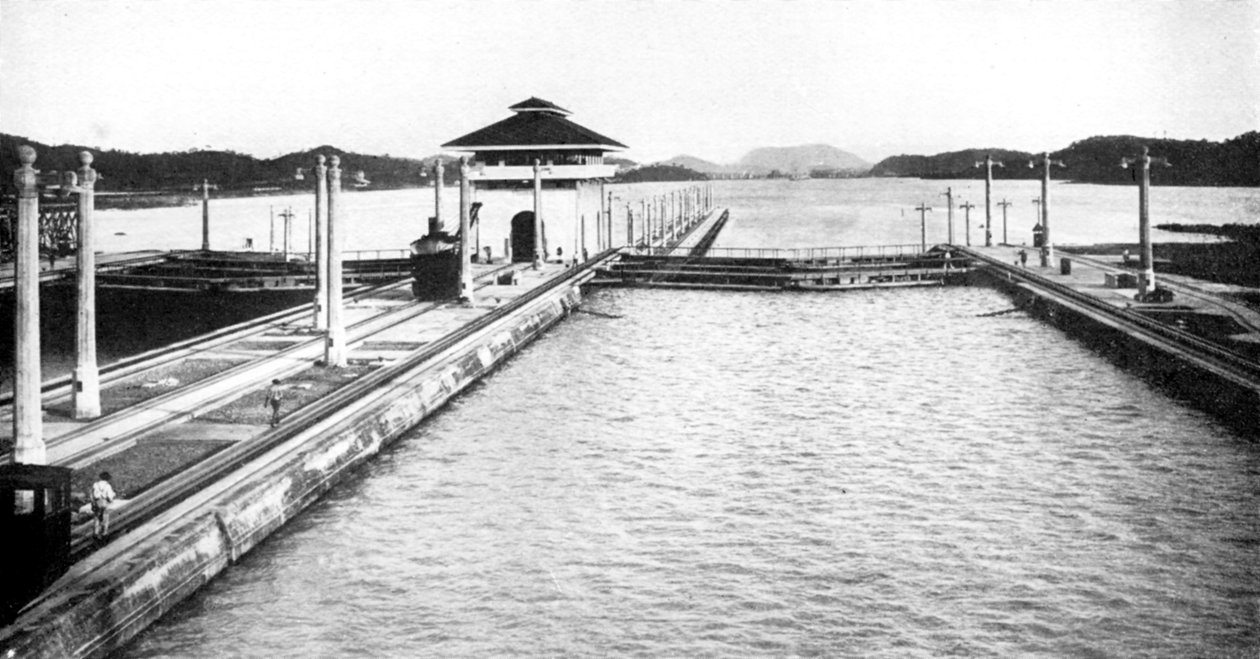 En lås på Panamakanalen, Panama, 1926 av Unbekannt