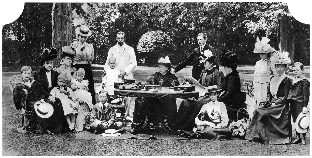 En kongelig familiefest på Osborne House, Isle of Wight, c1890-1900, 1935 av Unbekannt
