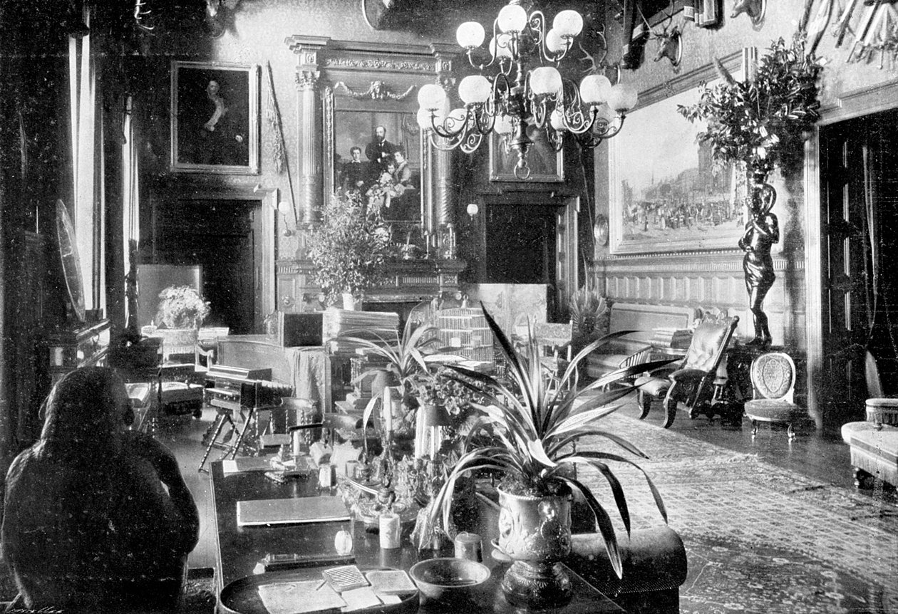 En salong, Sandringham House, Norfolk, 1910 av Unbekannt
