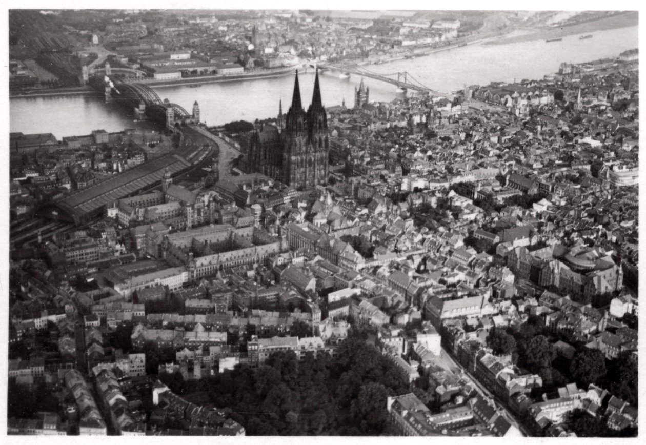 Luftfoto av Köln, Nordrhein-Westfalen, Tyskland, fra en Zeppelin, c1931 1933 av Unbekannt