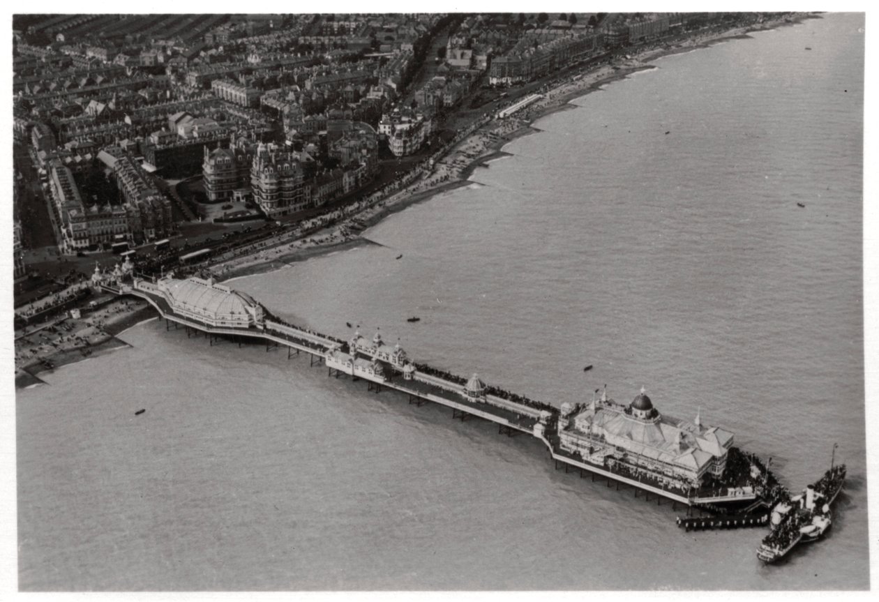 Luftfoto av Eastbourne, Sussex, fra en Zeppelin, 1931 1933 av Unbekannt