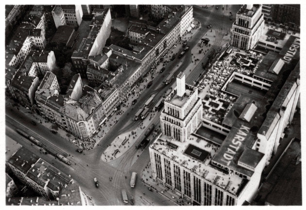 Luftfoto av Hermannplatz, Berlin Neukoelln, Tyskland, fra en Zeppelin, c1931 1933 av Unbekannt