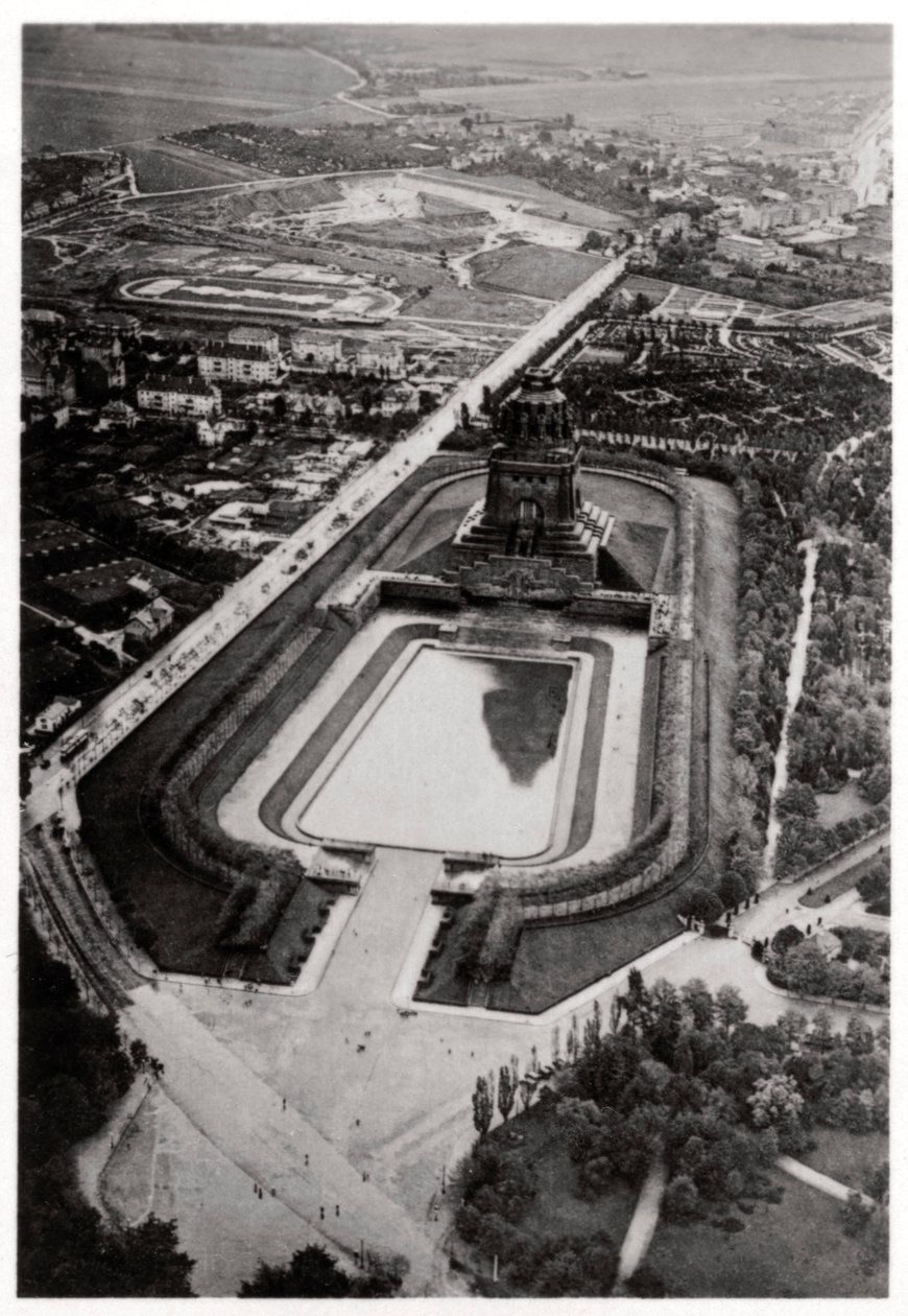Luftfoto av Volkerschlachtdenkmal, Leipzig, Tyskland, fra en Zeppelin, c1931 1933 av Unbekannt