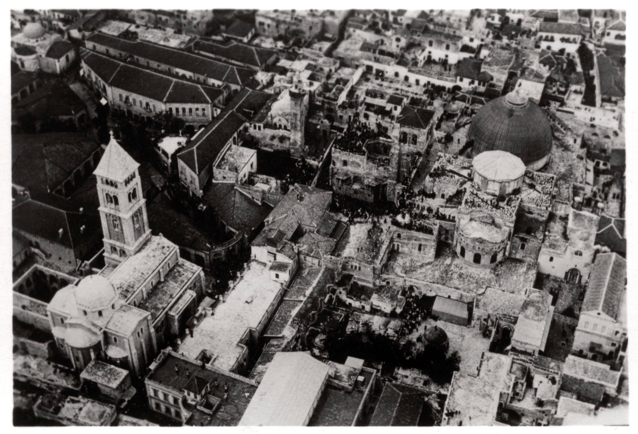 Luftfoto av Den hellige gravs kirke, Jerusalem, Palestina, fra en Zeppelin, 1931 1933 av Unbekannt