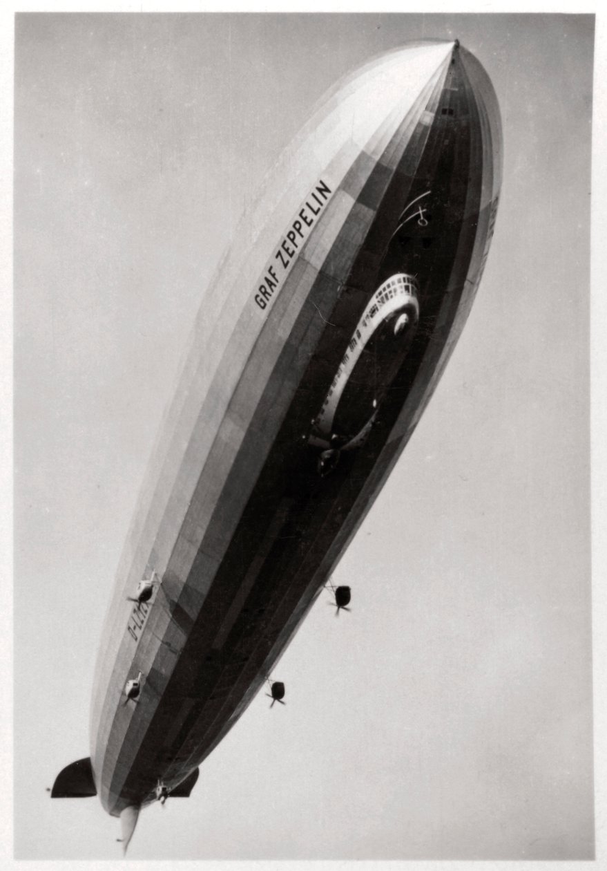 Luftskip LZ127 Graf Zeppelin, sett nedenfra, 1933 av Unbekannt