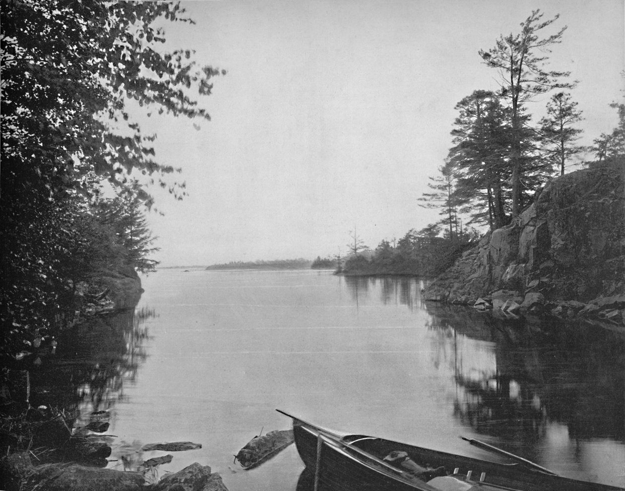 Blant de tusen øyene i St. Lawrence, ca 1897. av Unbekannt