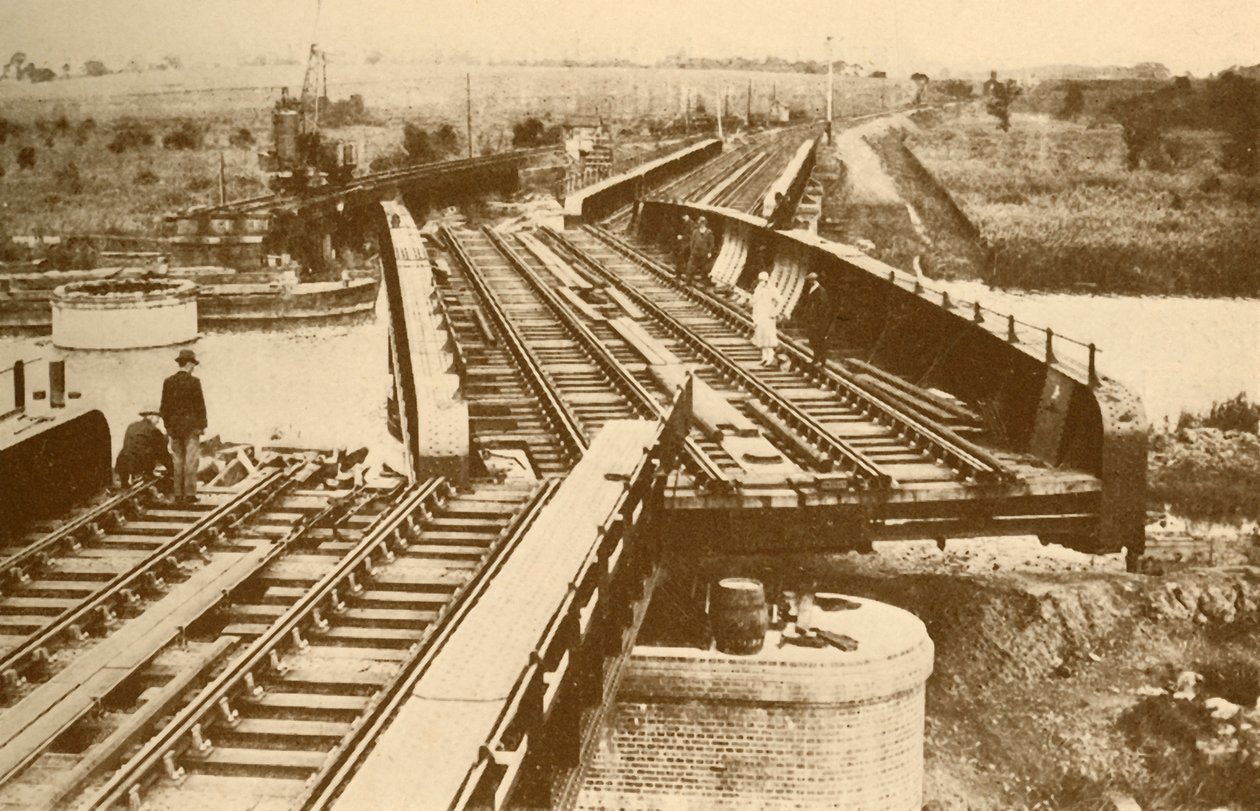 En elektrisk drevet svingbro, ved Beccles, nær Yarmouth London og North Eastern Railway av Unbekannt