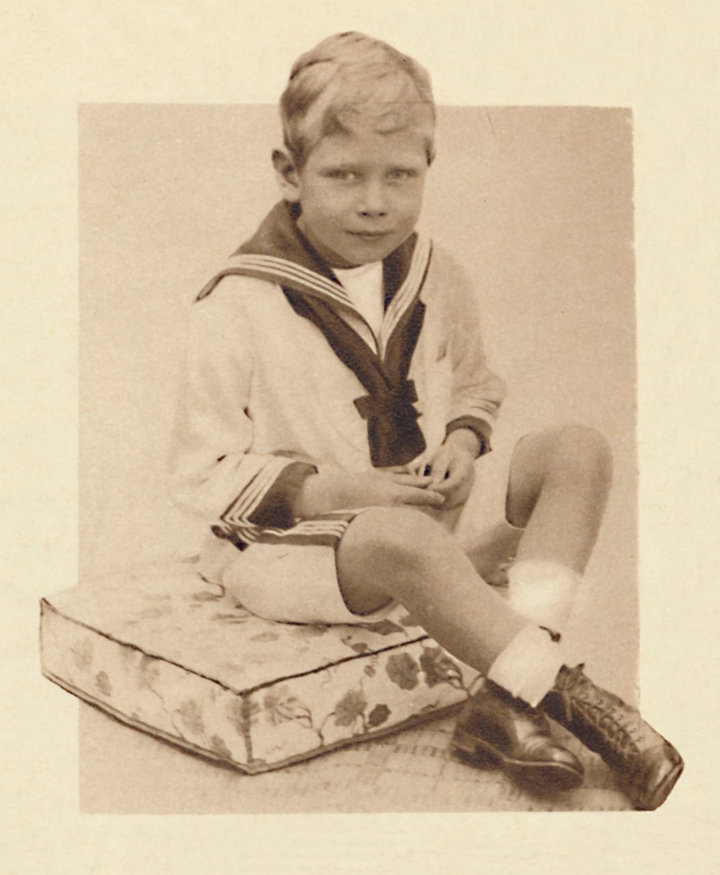En indikasjon på en kommende karriere: Sjømannsegnet Prince Albert, c1900, 1937 av Unbekannt