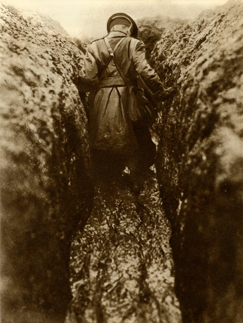 En offiser i skyttergravene, Frankrike, første verdenskrig, 1916, 1935. av Unbekannt