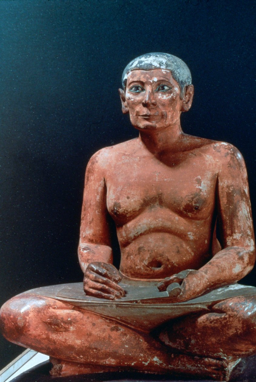 Gammel egyptisk figur av en sittende skriver, 25.-24. århundre f.Kr av Unbekannt