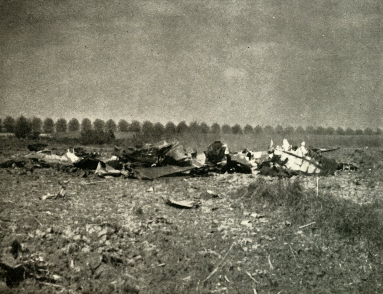 Og etterpå: The End of a Heinkel in a French Field, 1939-1940, 1941. av Unbekannt