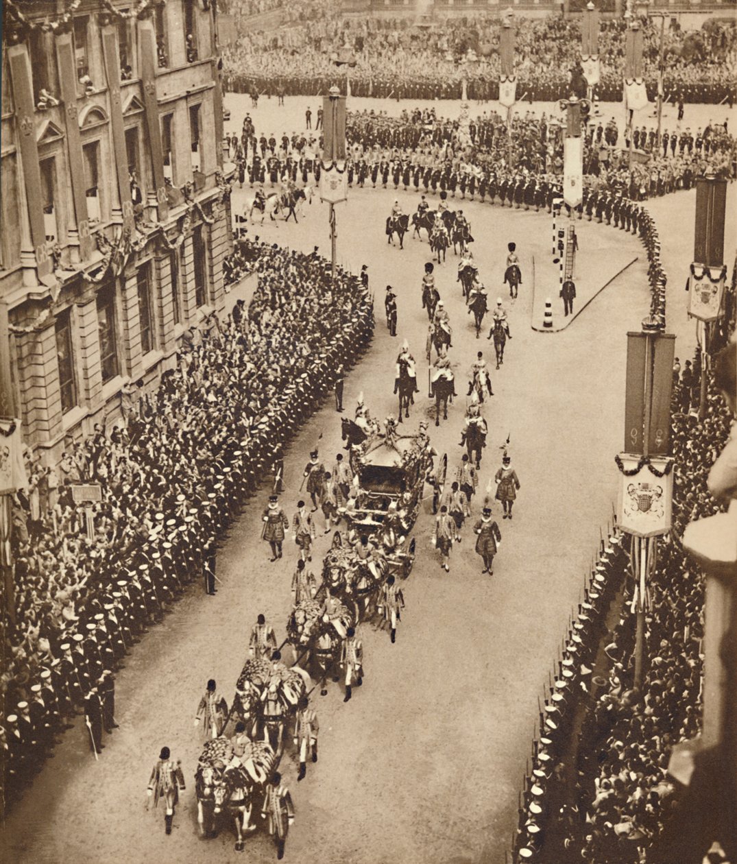 And So Into Whitehall, mai 121937 av Unbekannt
