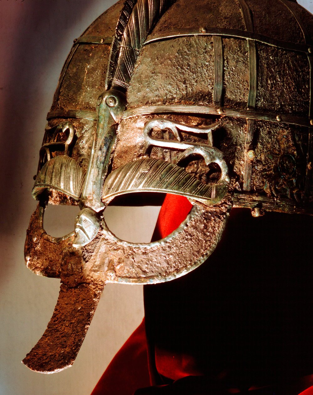 Angelsaksisk hjelm fra Sutton Hoo Treasure, 7. århundre av Unbekannt