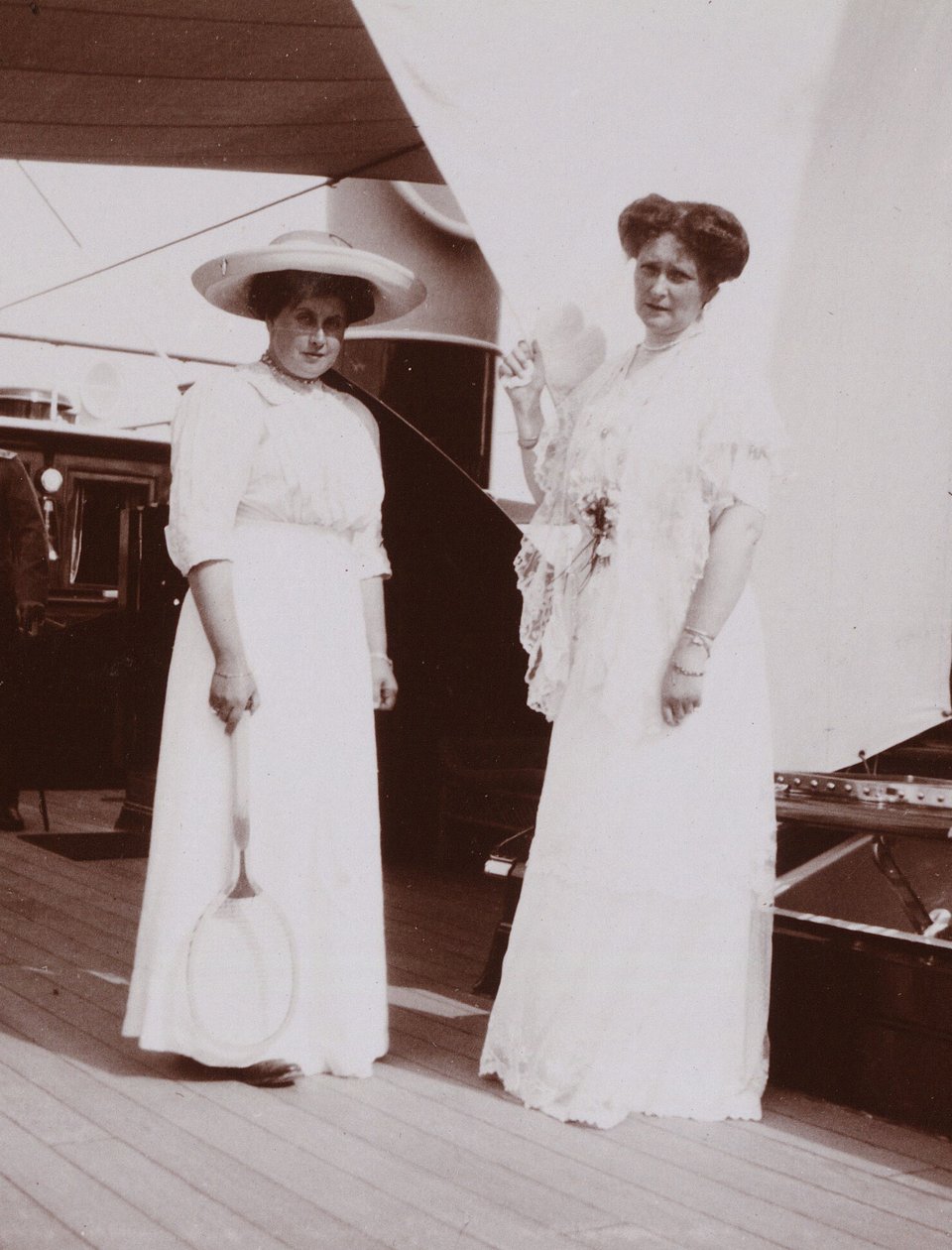 Anna Alexandrovna Vyrubova dro sammen med keiserinne Alexandra Fyodorovna av Russland, 1912-1913 av Unbekannt