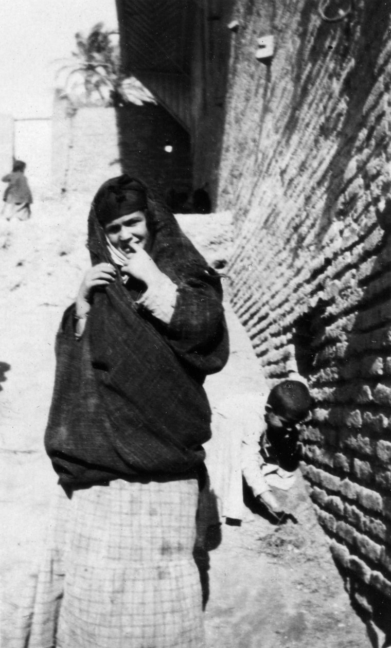 Arabisk kvinne, Irak, 1917-1919 av Unbekannt