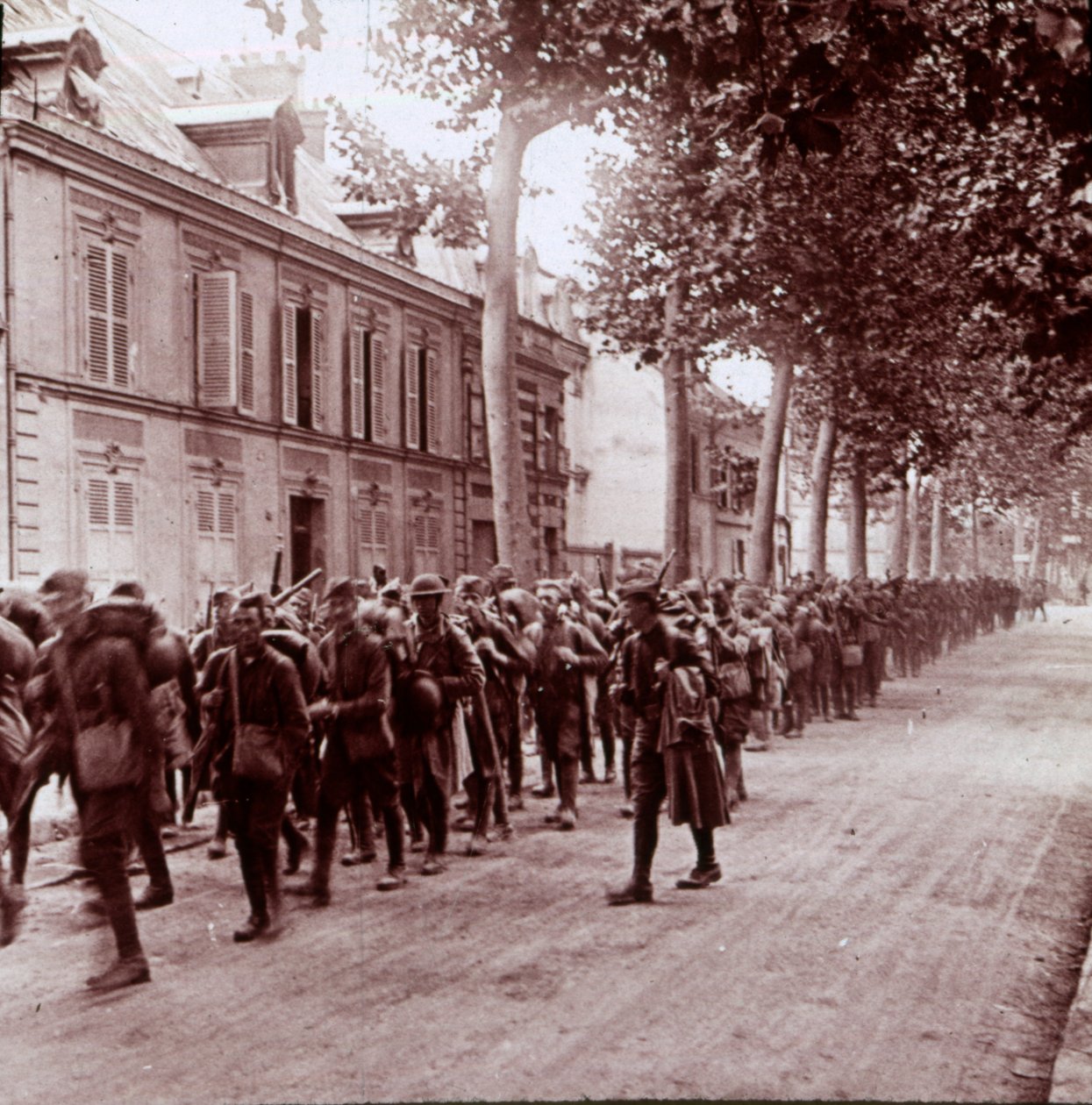 Væpnede tropper, Chateau Thierry, Frankrike, c1914-c1918 av Unbekannt