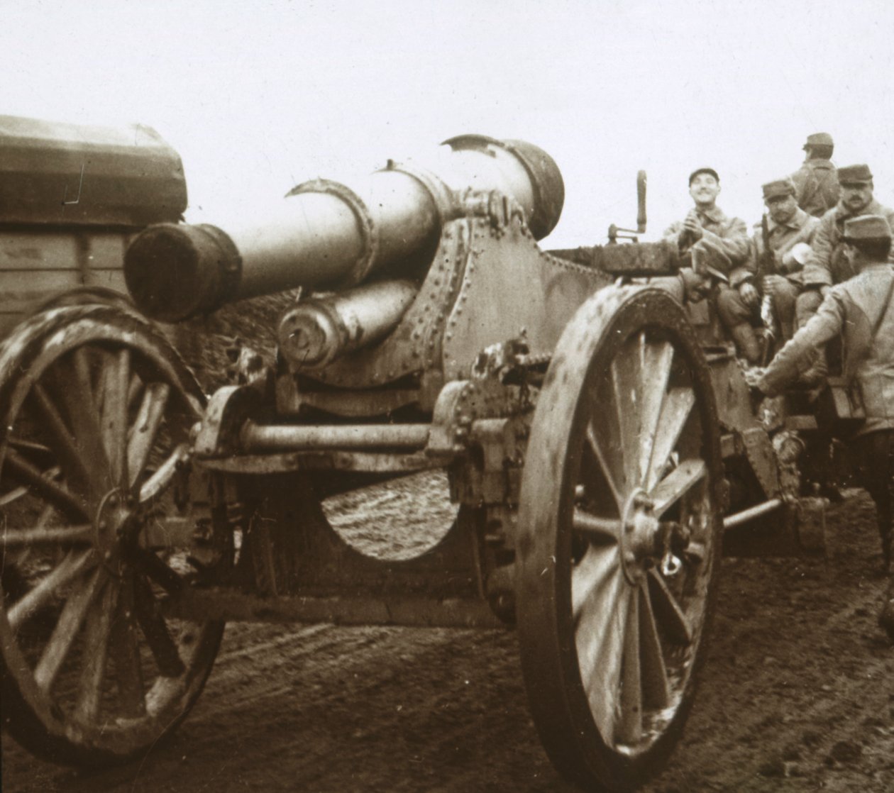 Artillerikolonne ved Verdun, Nord-Frankrike, c1914-c1918 av Unbekannt