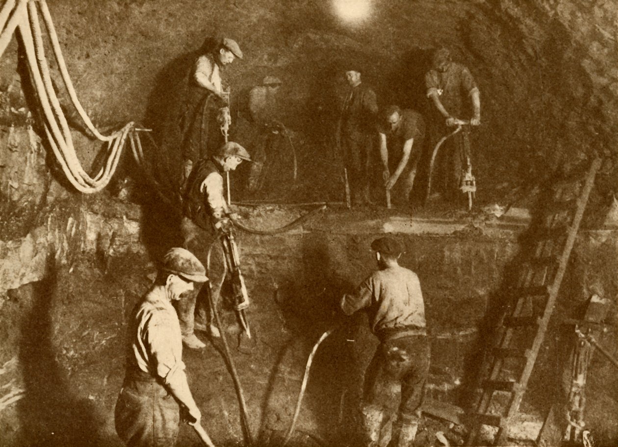 At Work on the New Mersey Tunnel, c1930. av Unbekannt