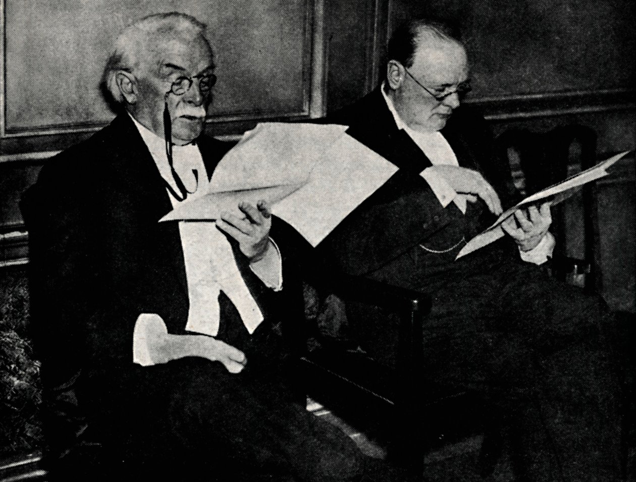 Ved en offentlig middag på Connaught Rooms, 20. november 1934, 1945. av Unbekannt