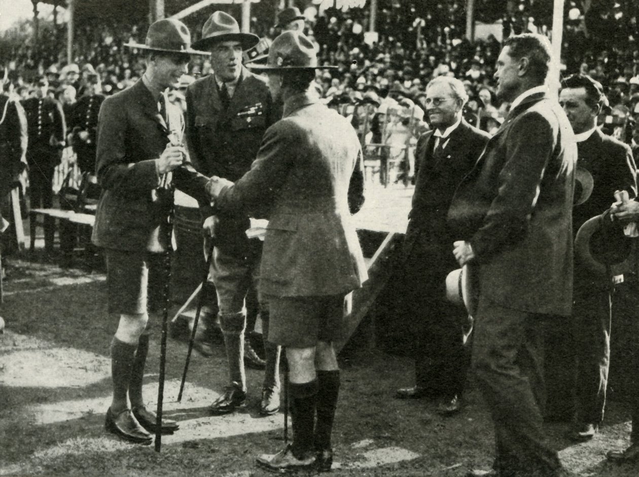 På Parade of Boy Scouts and Girl Guides, Adelaide, Australia, 1927, 1937. av Unbekannt