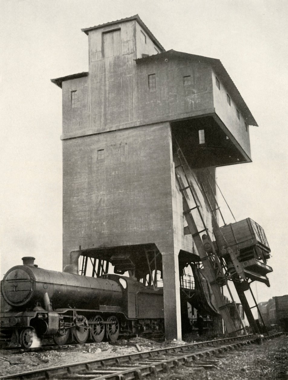 Automatisk kulling ved Hornsey Station, Middlesex, 1935. av Unbekannt