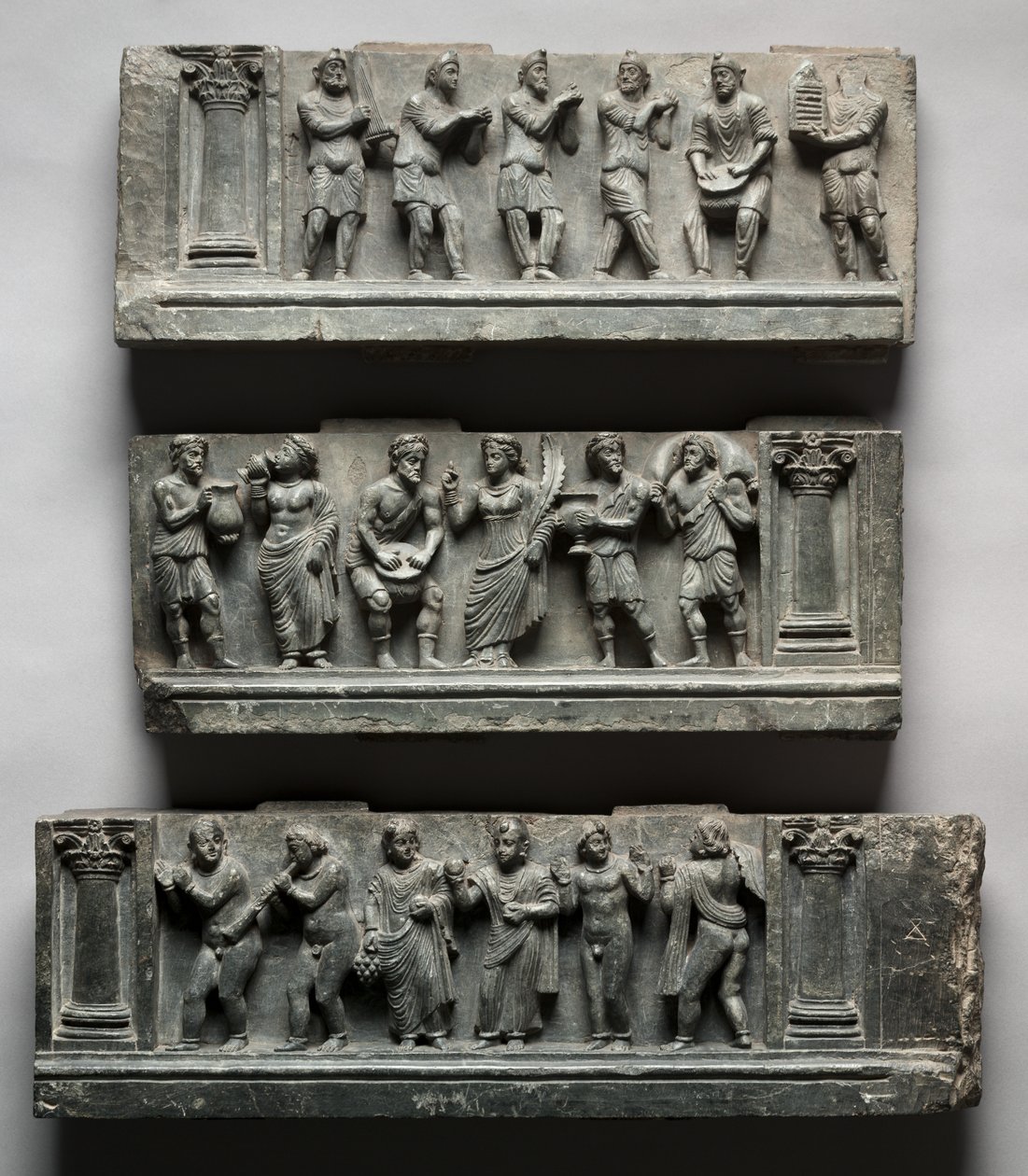 Bacchanalian Relief, 1-100. av Unbekannt