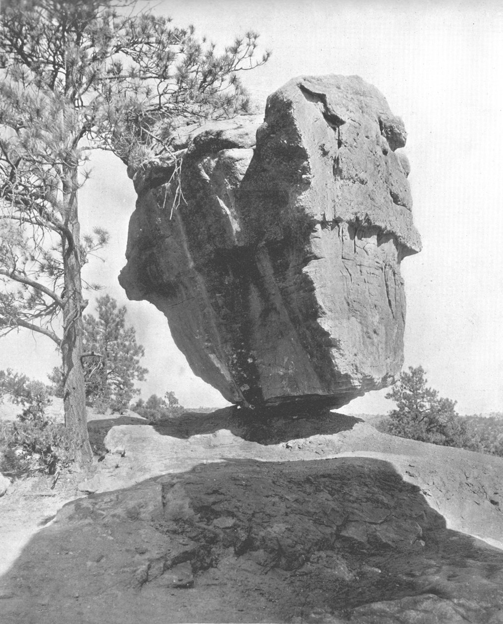 Balanced Rock, Garden of the Gods, Colorado, USA, c1900. av Unbekannt