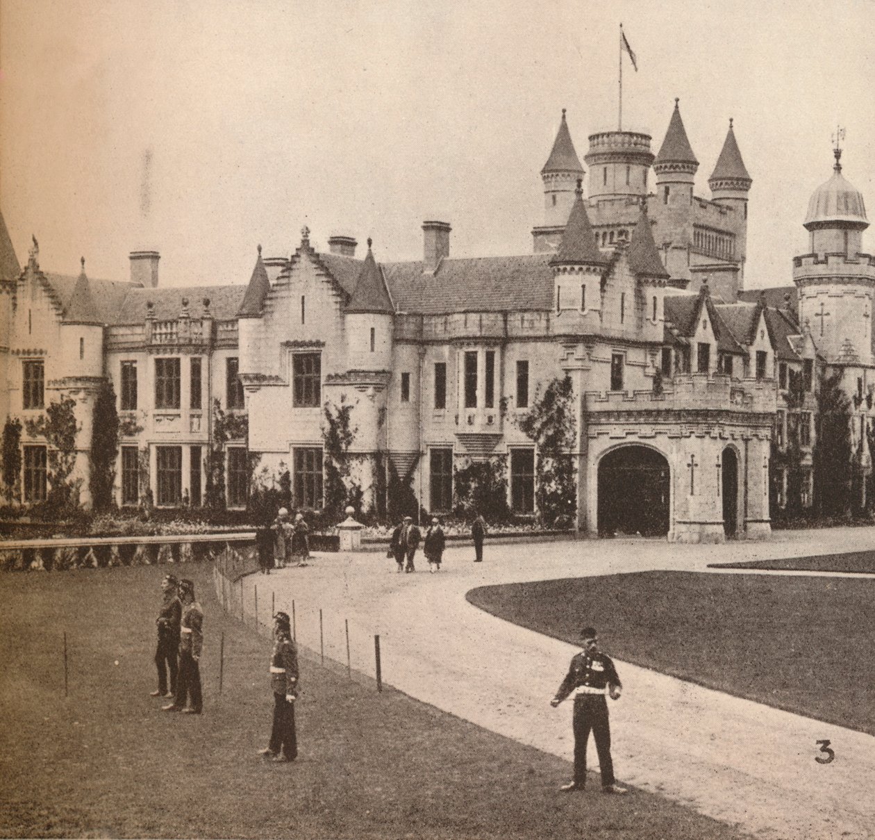 Balmoral Castle, Their Majesties Highland Home, c1916, 1935 av Unbekannt