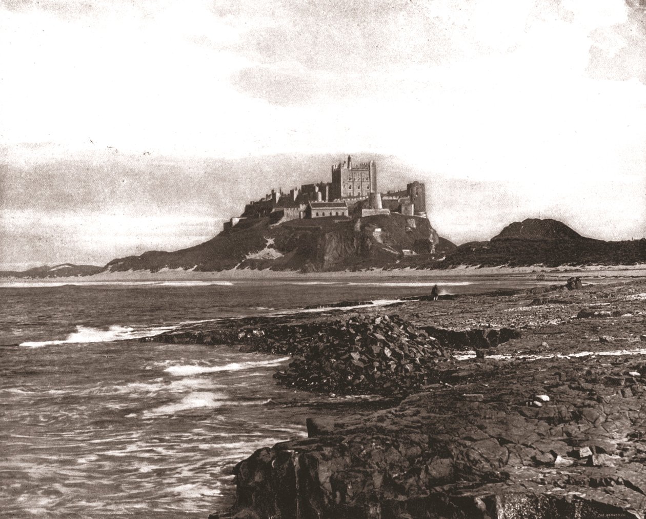 Bamburgh Castle, Northumberland, 1894. av Unbekannt