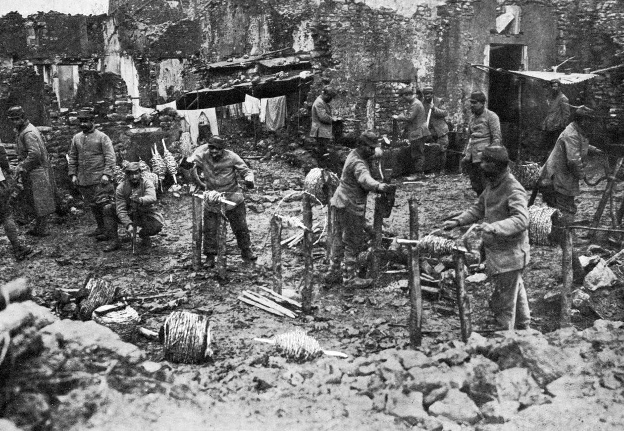 Piggtrådspoling, forsvaret av Verdun, Frankrike, første verdenskrig, 1916, c1920 av Unbekannt