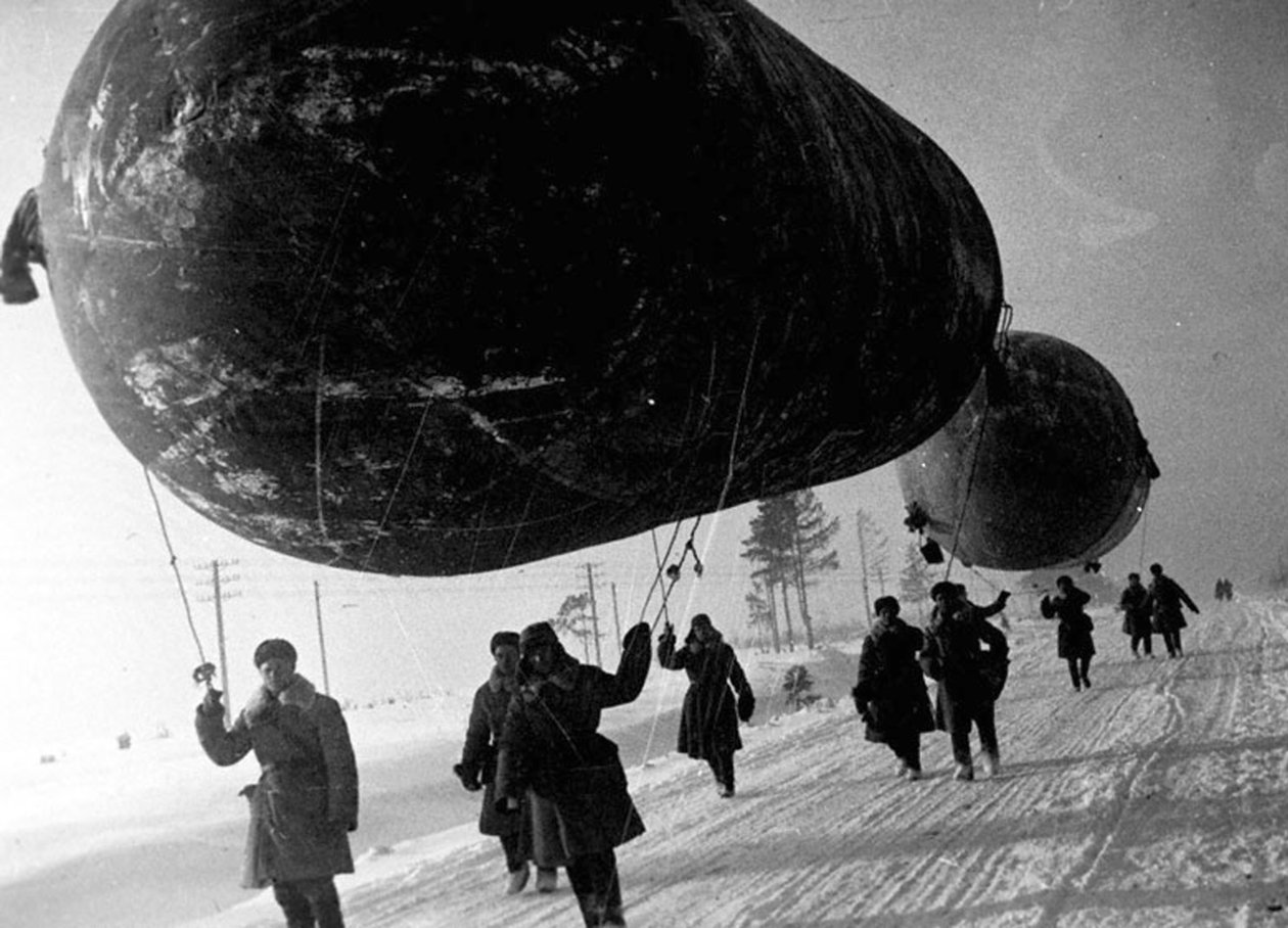 Sperreballonger nær Moskva, USSR, andre verdenskrig, 1941 av Unbekannt