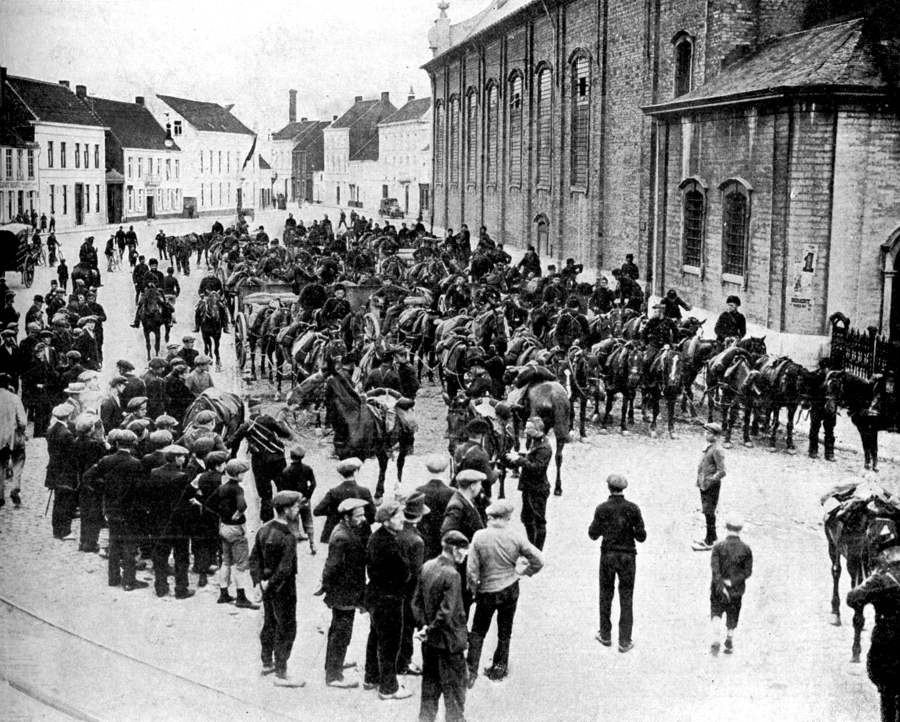 Belgiske kanoner, laget av Krupp, forbereder seg til kamp nær Gent, Belgia, første verdenskrig, 1914 av Unbekannt