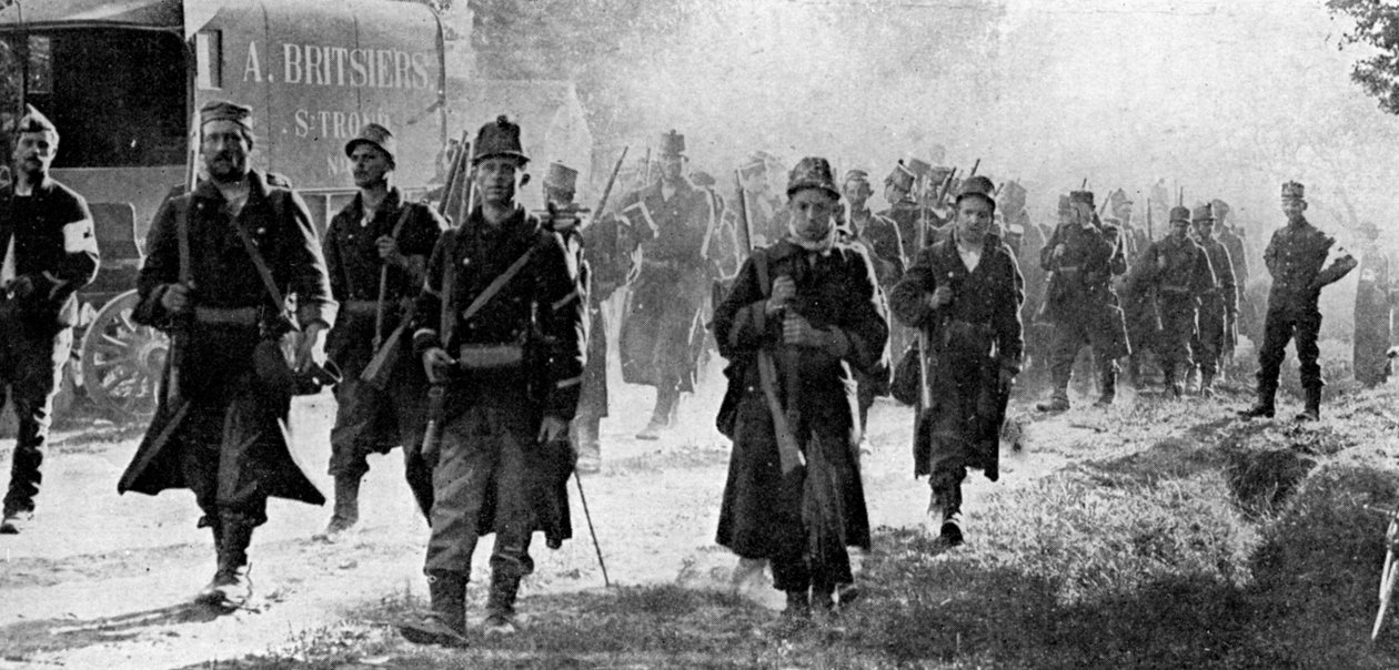 Belgiske tropper nærmer seg åstedet for kamp, første verdenskrig, 1914 av Unbekannt