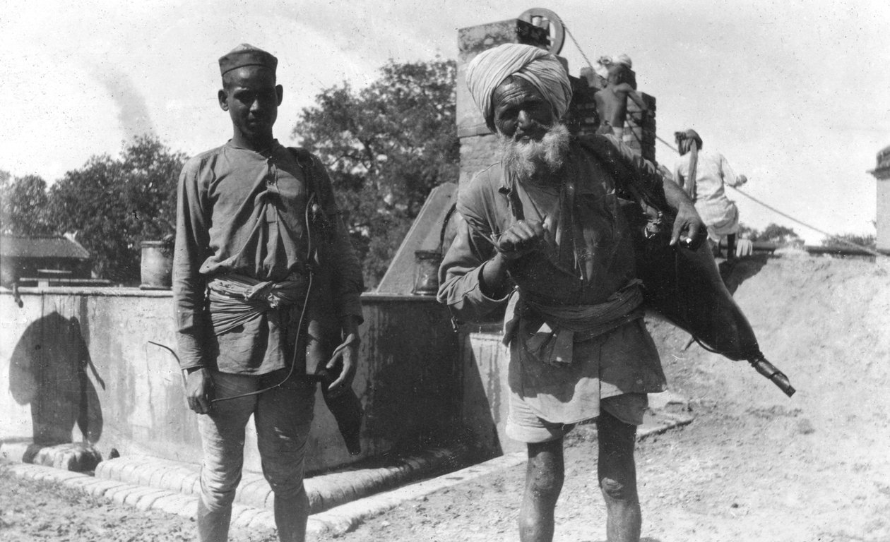 Bhistis, eller vannbærere, Agra, India, 1916-1917 av Unbekannt