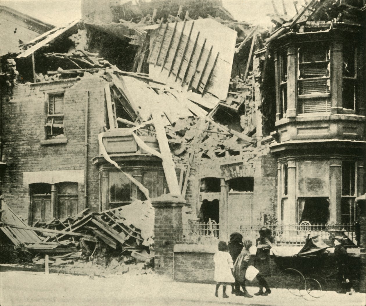 Bombeskadede hus, Hartlepool, første verdenskrig, desember 1914, c1920. av Unbekannt