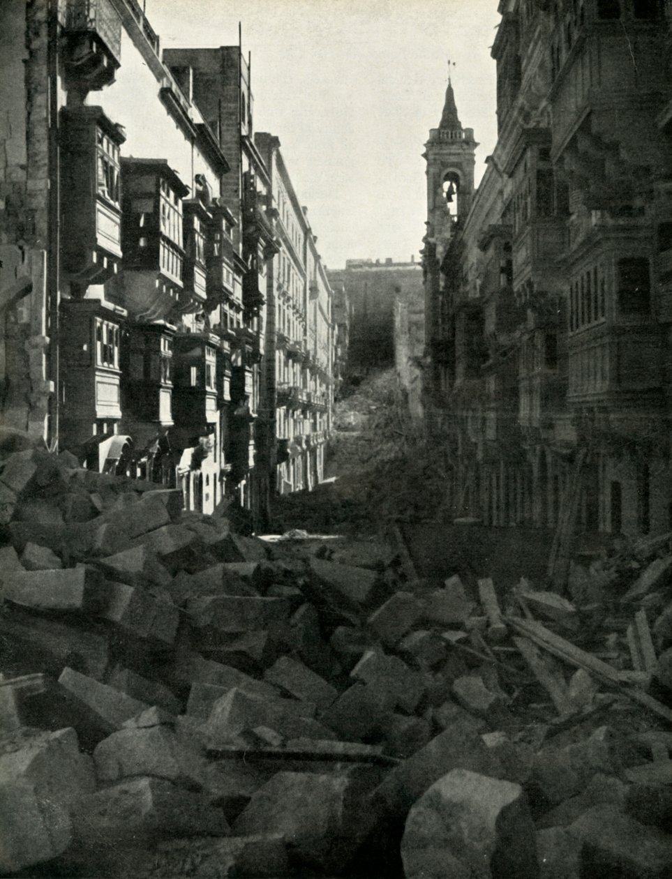 Bombeskader på en maltesisk gate, andre verdenskrig, 1942 1944. av Unbekannt