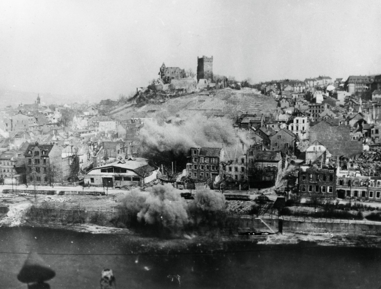 Bombardement av Bingen, Tyskland, mars 1945 av Unbekannt