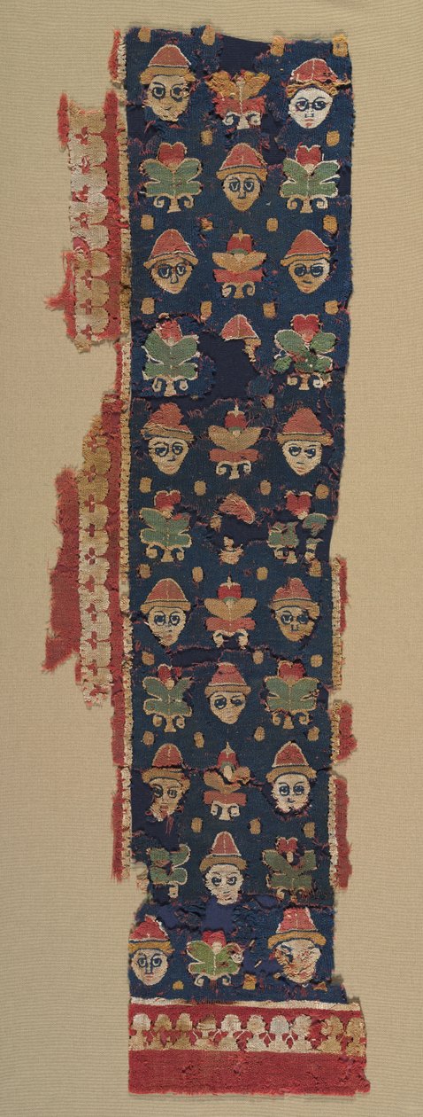 Border of Heads and Palmettes from a Large Hanging , 500-tallet. av Unbekannt