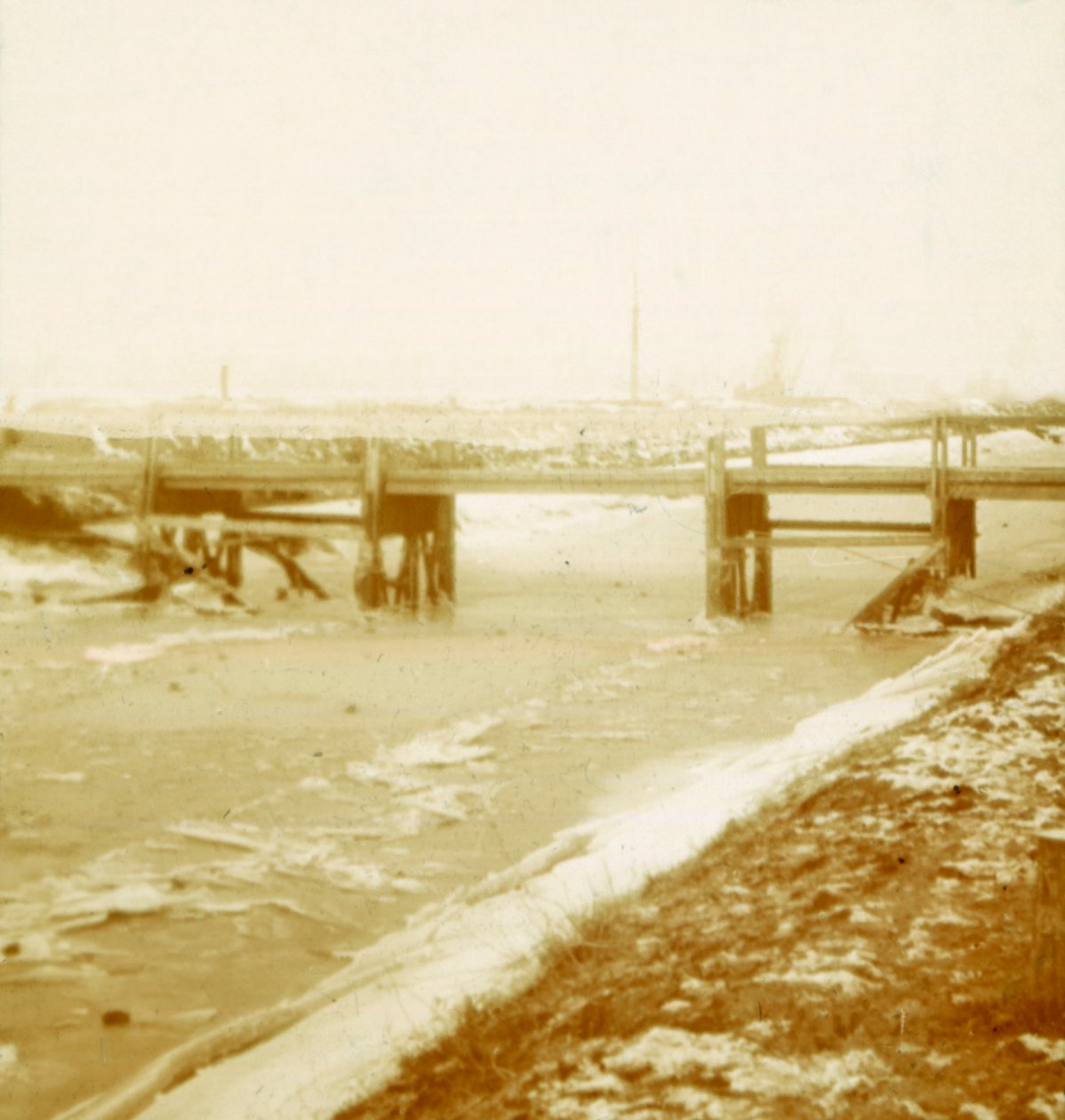Broen ved Poperinge, Flandern, Belgia, c1914-c1918 av Unbekannt