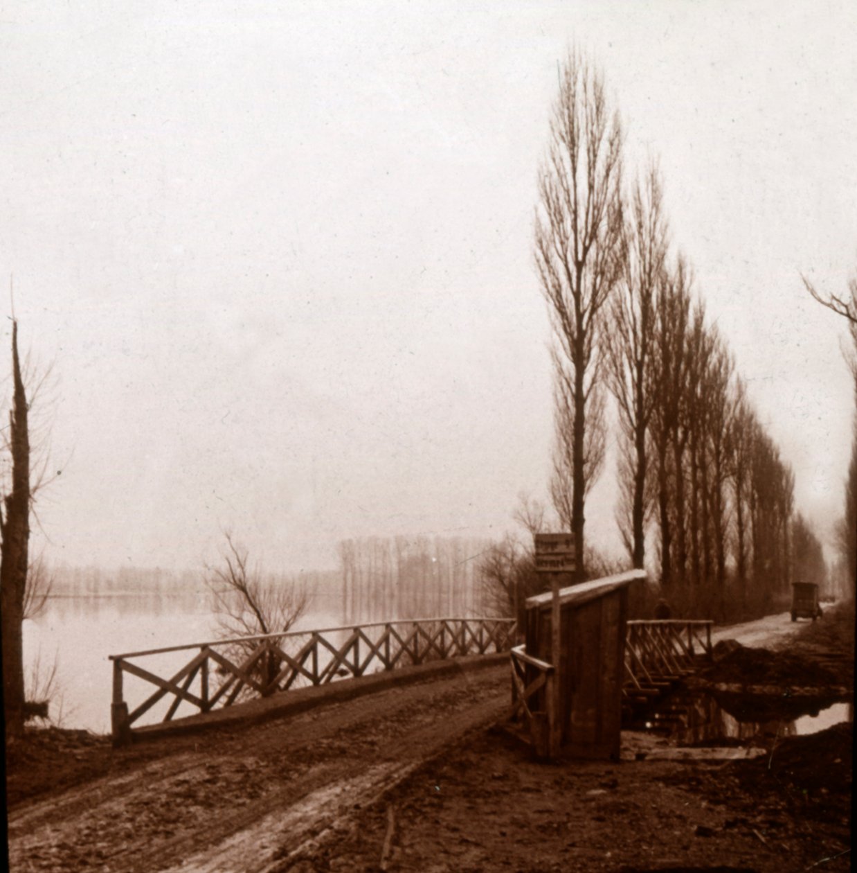 Bro over elven Ailette, Nord-Frankrike, c1918 av Unbekannt